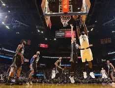 包含赛前体能课后；金州勇士内部沟通备战社区盾；压力陡增；临场指挥获称赞的词条